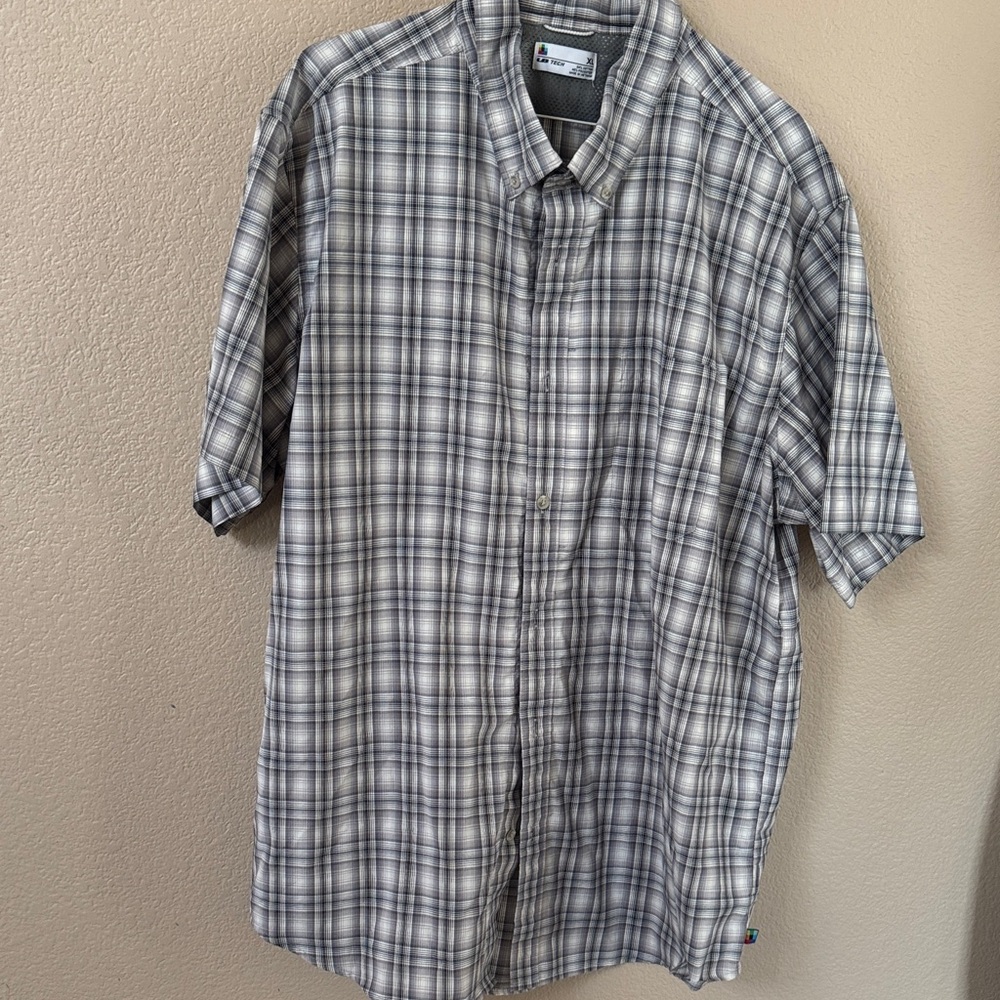 Men's UB Tech Gray Plaid Shirt SZ XL NWOT